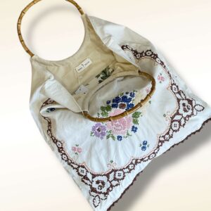 Hobo bag ricamo upcycled manici bambo